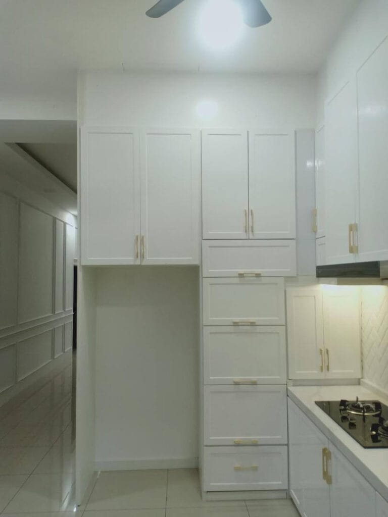 kitchen cabiet is a newly renovated kitchen